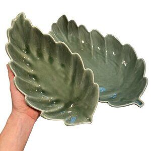 STYLE-EYES by Baum bros. Set of 2 Porcelain Green LEAF Design Serving Plates